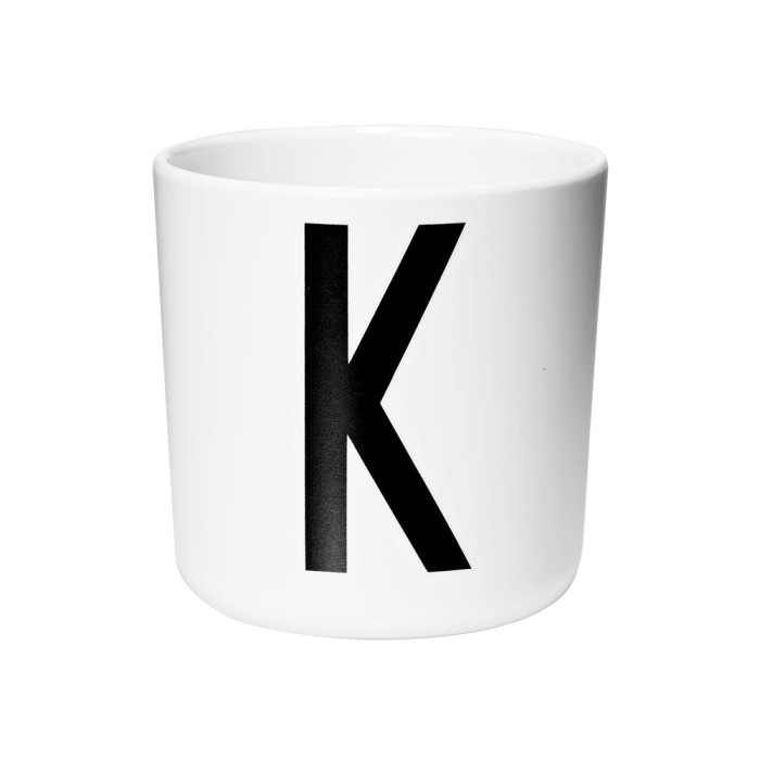 Miixi - Barn & baby / Baby Essentials / Äta & dricka / Bestick & servering - Design Letters - Mugg Ecozen Bokstav K Melamin Vit 7 cm
